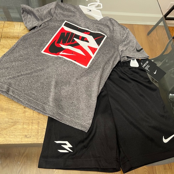 Nike Heather Gray Tee with Red and Black Graphic shirt and shorts set - Picture 4 of 4